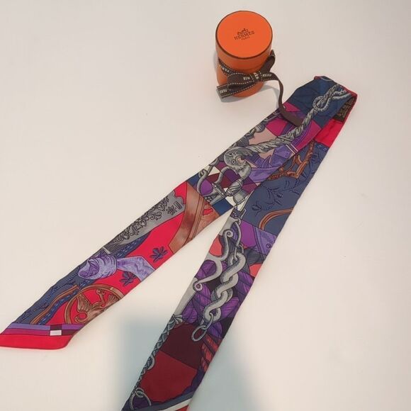 Hermès 100% Silk Twilly - Picture 7 of 7